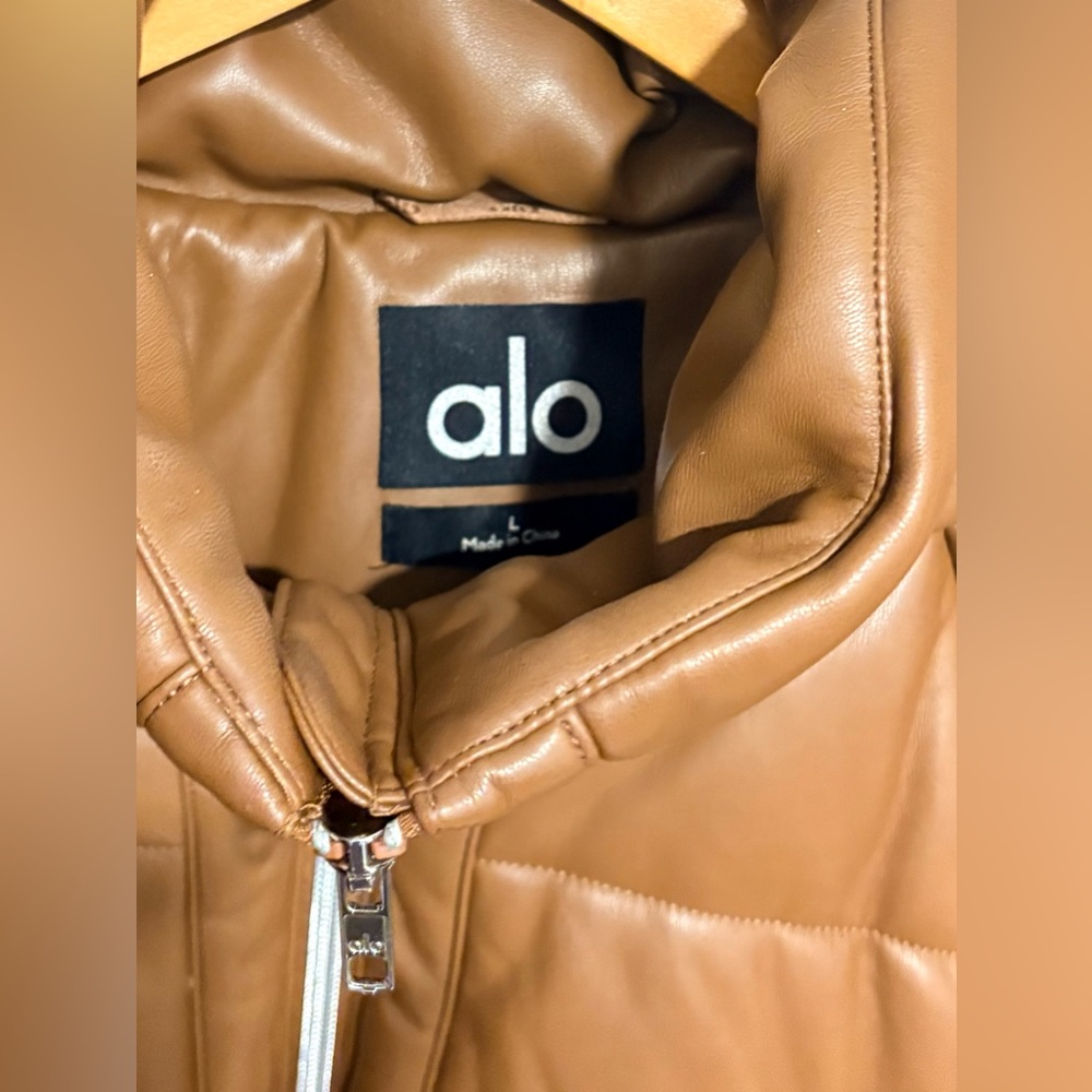 Alo Faux Leather Boss Puffer jacket in cinnamon brown L - Picture 4 of 14